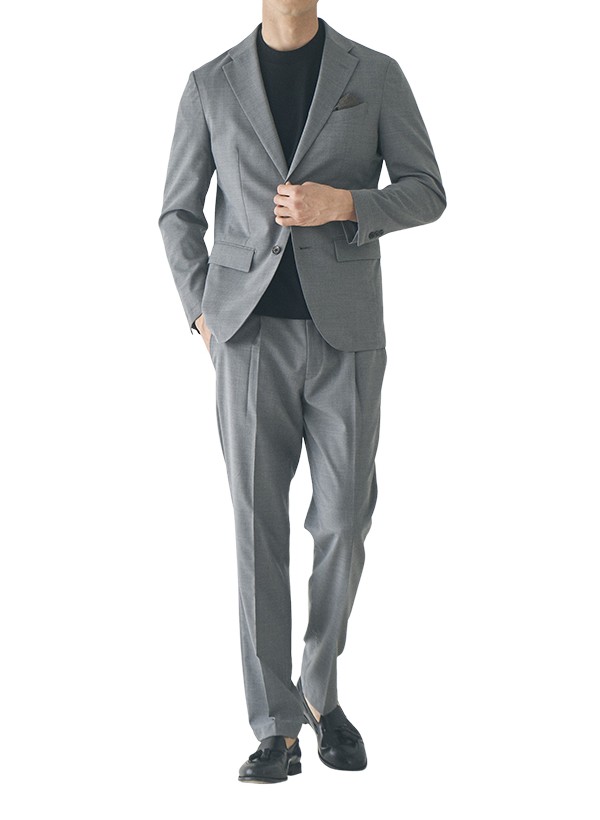 薄手のセットアップを使った秋の定番コーデ