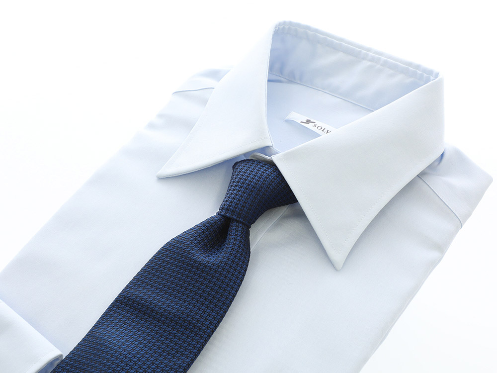 青シャツに合うネクタイは？色別・柄別の印象や選び方のポイントを解説