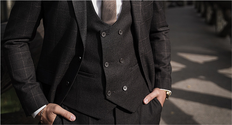 【大原則】知っておくべきスーツ（ジャケット）のボタンに関する2つの基本マナー