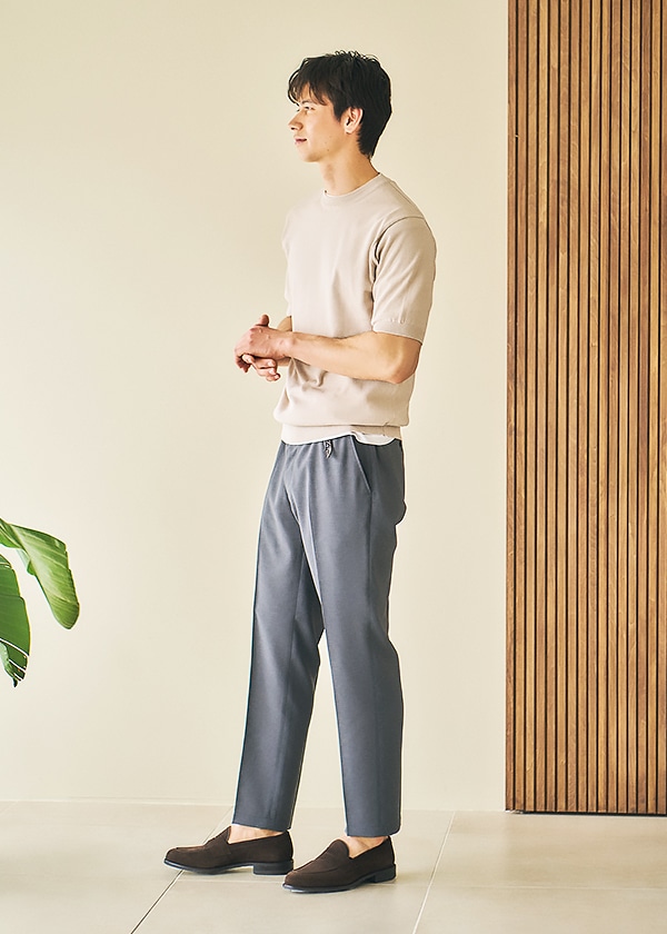 Mellowシリーズ タートルネックのカットソーとセットアップのスタイリング